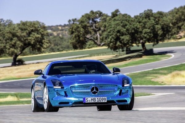 Der Mercedes-Benz SLS AMG Coupé Electric Drive - mit einer Gesamtleistung von 552 kW und einem maximalen Drehmoment von 1000 Nm der stärkste Elektro-Supersportwagen der Welt (Daimler AG)