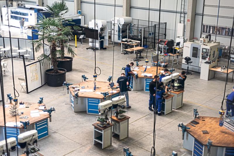 Die BANG-Lehrfabriken bieten ideale Lehrumgebungen, um ein effektives und effizientes Lernen ohne Transferverluste abbilden zu können.  (Bild: BANG)