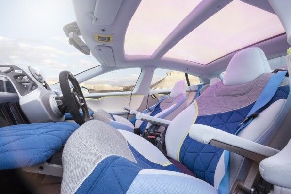 Mit dem vollelektrisch angetriebenen Konzeptfahrzeug „XchangE“ zeigt die Schweizer Ideenschmiede Rinspeed auf dem Genfer Auto-Salon die Zukunft des autonomen Fahrens.  (Rinspeed)