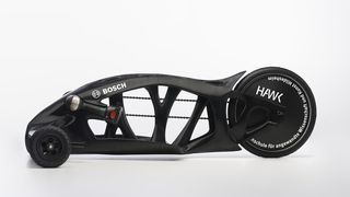 Akkuschrauberrennen 2011: Schwarzer Racer mit Lithium-Ionen-Herz am Start - Leicht, klein, windschnittig - und am rechten Fleck ein Akku-Bohrschrauber von Bosch  (Bild: HAWK)