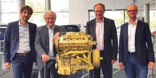 Die Partner der Autohausbörse: (v. li.) Gerold Springer (Engel & Völkers Commercial Real Estate), Dr. Werner Pieper (Pieper & Partner), Dr. Wolfgang Wesener (Commercial Law) und Michael Wittig (Intec Archtektur).(Bild:  Pieper & Partner)