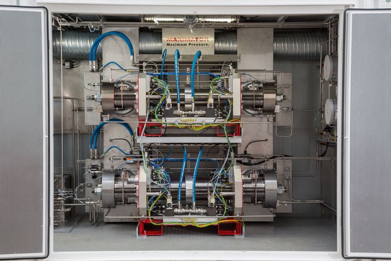 Ein rundes Dutzend unterschiedliche Leitungen von Lapp steckt nun in den Tankstellen.  (Bild: Lapp)