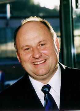 Helmut Peter, Geschäftsführer Autohaus Peter, Nordhausen: „Mit Opel und Skoda sind wir sehr zufrieden, mit Mercedes-Benz und Mitsubishi sind wir zufrieden. Total unzufrieden sind wir jedoch mit Peugeot.“ (Archiv: Vogel Business Media)