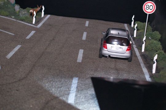 Wie diese Simulation zeigt, passen sich Fern- und Abblendlicht dem Verkehr automatisch an. (Archiv: Vogel Business Media)