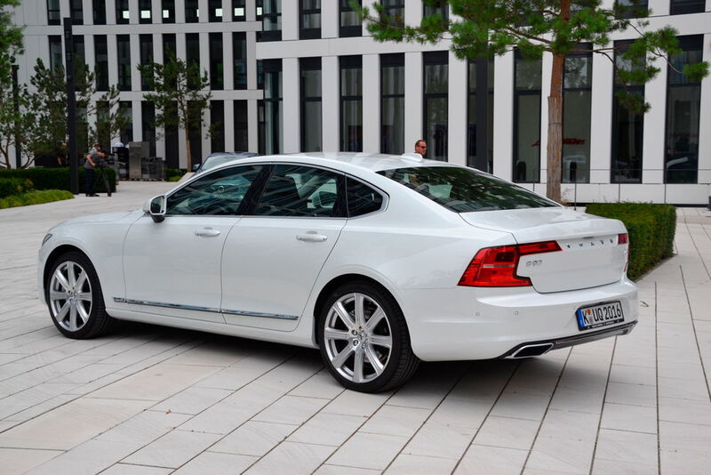 Das Design des Volvo S90 wirkt kraftvoll und elegant zugleich. (Mauritz)