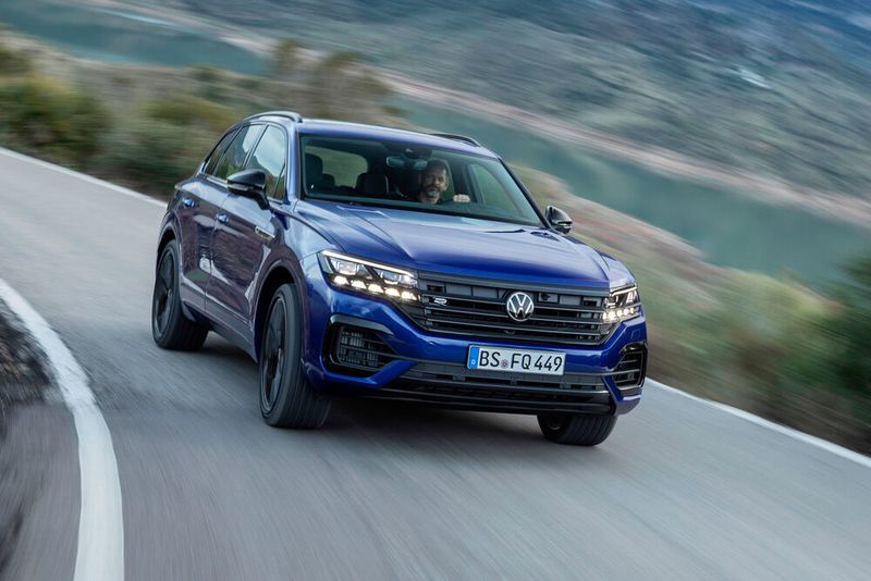 Den Touareg wird VW in naher Zukunft auch das sportliche R-Version anbieten. (Bild: Volkswagen)