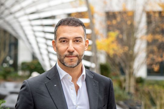 Prof. Lorenzo is Director of "TUM RoboGym" and Executive Director of TUM MIRMI. With the research and training center, he wants to set "an important counterweight to competitors from the USA and China" and initiate "a new synergetic approach and a unique cooperation model between science and industry".(Picture: Astrid Eckert, TUM)