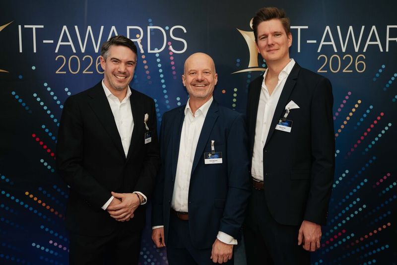 Peter Neumeier (ESET) zwischen Nikolas Schran (l.) und Manuel Fest von G Data. (Bild: Manuel Emme Fotografie)