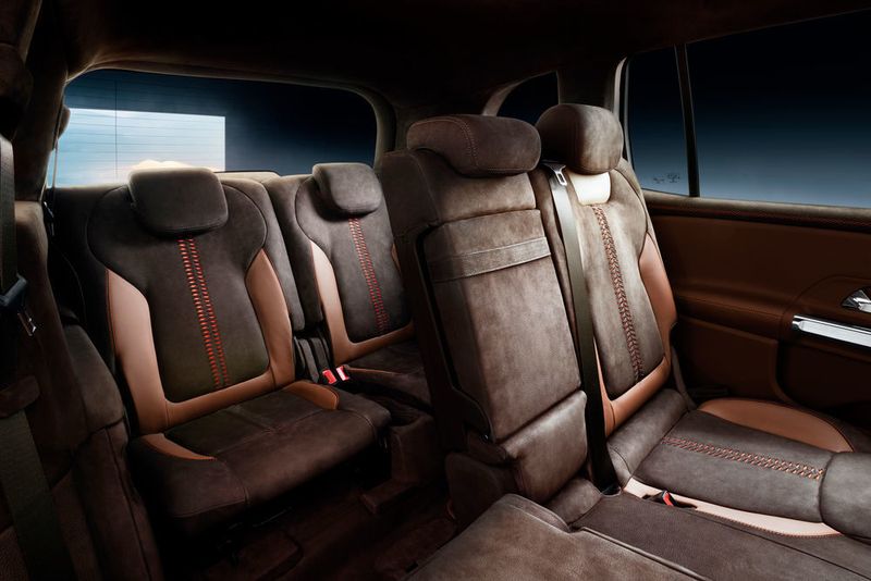 Dank einer dritten Sitzreihe haben bis zu sieben Personen Platz im geräumigen SUV. (Daimler)