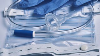 Silicones have a wide range of applications in the medical field. In implants, for example, they are used for seals, membranes, and catheters. (Bild: © Alex – stock.adobe.com)