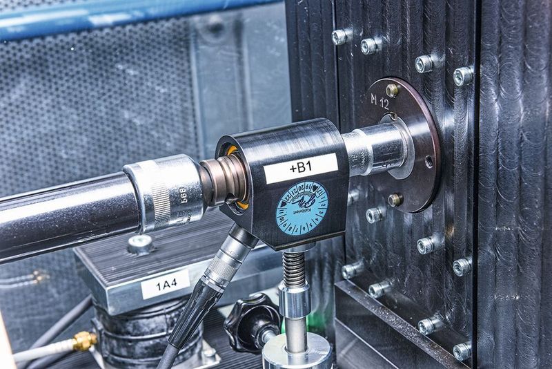 Der Vibrationsprüfstand von Kistler simuliert die Belastung von Schraubverbindungen mit transversaler Wechsellast.  (Kistler)