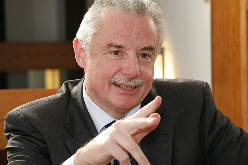 „Wir müssen mehr Intelligenz in das Versorgungssystem hineinbringen“, fordert Dr. Hans Heinz Zimmer, Vorstandsvorsitzender des VDE. (Bild: VDE)