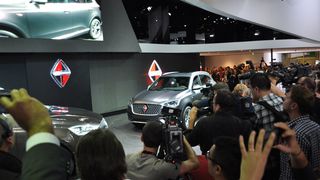 Ziemlich voll war es am Borgward-Stand auf der IAA, als der Autobauer den BX7 vorstellte. (Foto: Wehner)