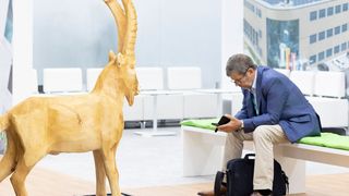 Wie der VDMA-Fachverband Kunststoff- und Gummimaschinen resümiert, hatte die Branche offensichtlich echt „Bock“ auf die Weltleitmesse K 2022. Der Verband kann nur Positives berichten. Hier ein kleiner Rückblick. (Bild: Messe Düsseldorf / Tillmann)