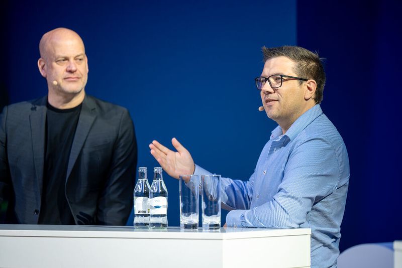 Europäische Unternehmen müssen sich gegenüber der Konkurrenz aus den USA und China nicht unnötig klein machen, meinten Andreas Nauerz (Ionos) und Frank Karlitschek (Nextcloud). (Bild: © Dieter Düvelmeier - Keine Rechte an Dritte!)