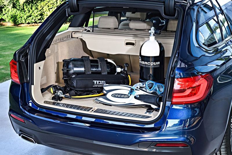 Bei voller Bestuhlung ist nun etwas mehr Platz für Ladung als bisher: 570 statt 560 Liter.  (BMW)