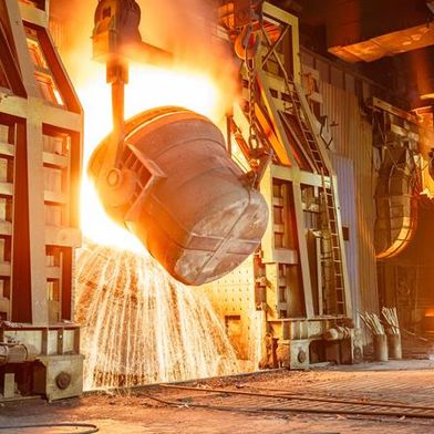 In nur 45 Tage hat das Team von Stauff India die komplette Hydraulikverrohrung eines Stahlwerks erneuert. Entscheidend war hierbei das richtige Rohrverbindungssystem. (Bild: Stauff)