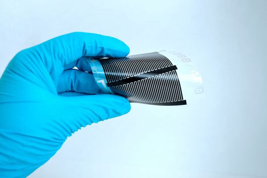 Wie man Batterien drucken kann, weiß Evonik. Diese Alternative zur Batterieherstellung hat Innovationlab jetzt davon überzeugt, sich das komplette Evonik-Know-how dafür ins Haus zu holen. Die gedruckten Batterien tragen den Namen Taettooz (nicht dudenkonform „TAeTTOOz“ geschrieben).(Bild:  Evonik)