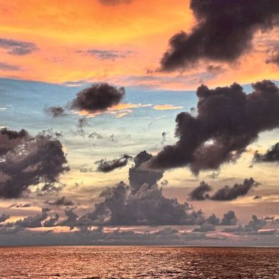 Der indische Subkontinent gilt aufgrund von Satellitenmessungen aus dem Weltall als ein „Loch in der globalen Erwärmung“, weil sich Indien nur etwa halb so stark erwärmt wie die Erde im Durchschnitt. Eine mögliche Erklärung für diese Phänomen liefert jetzt die neue Studie zu den regionalen Unterschieden beim hygroskopischen Wachstum der Partikel. Sie unterstreicht, wie wichtig In-situ-Messungen sind, wie sie die Messkampagne „BIOCAT-IIOE-2“ auf der Expedition SO305 der FS SONNE 2024 im Golf von Bengalen durchgeführt hat.  (Bild: Shravan Deshmukh, Tropos)