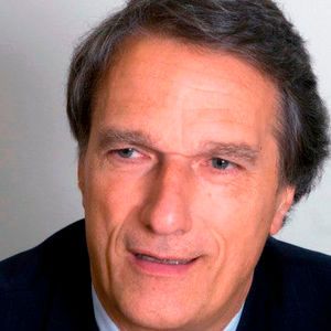 Dr. Carsten Emde, Geschäftsführer des Open Source Automation Development Lab – OSADL. Über Linux sagt er: „Die richtige Person am richtigen Platz zur richtigen Zeit, die hohe Qualität und optimale Umgebungsbedingungen“ ließen Linux zum vielseitigsten Betriebssystem aller Zeiten wachsen. Dr. Carsten Emde, Geschäftsführer des Open Source Automation Development Lab – OSADL. Über Linux sagt er: „Die richtige Person am richtigen Platz zur richtigen Zeit, die hohe Qualität und optimale Umgebungsbedingungen“ ließen Linux zum vielseitigsten Betriebssystem aller Zeiten wachsen.