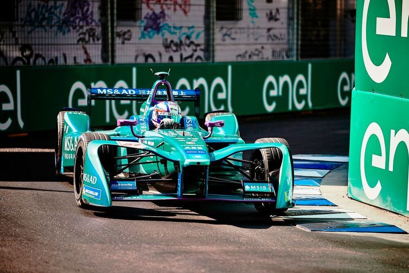 Nach seiner Präsentation in Santiago de Chile hat das neue BMW i8 Coupé Qualcomm Safety Car seinen ersten Renneinsatz beim ABB FIA Formula E Championship absolviert. (BMW)