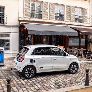 Geladen wird ausschließlich mit Wechselspannung.(Bild:  Renault)