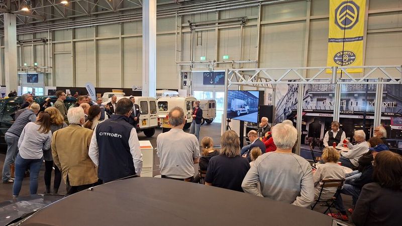 War als einziger (?) Hersteller selbst vor Ort (mit Personal) vertreten: Citroën feierte in Essen „30 Jahre Berlingo“ mitsamt offizieller Pressekonferenz. (Bild: Dominsky – VCG)