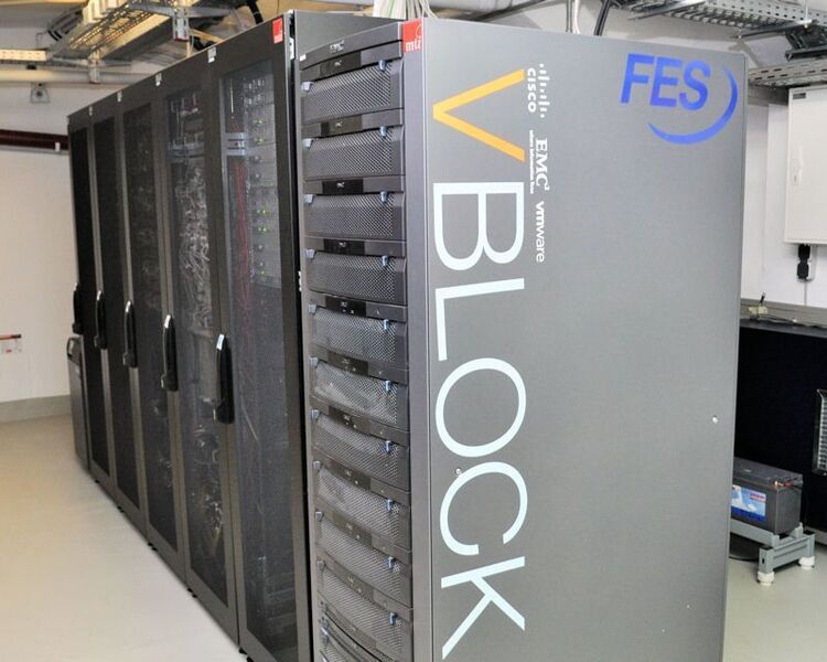 Abbildung 1: Der „vBlock“ benötigt im Server-Raum der FES trotz deutlich höherer Performance etwa 50 Prozent weniger Stellfläche als die alte Infrastruktur. Bild: Michael Hase (Archiv: Vogel Business Media)
