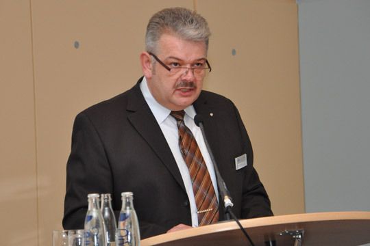 „Auch wenn sich diese Entwicklung abgezeichnet hat, hat uns doch alle überrascht, dass es so schnell ging“, sagte der Vorsitzende des Händlerverbands Peter Schumann. (Wehner)