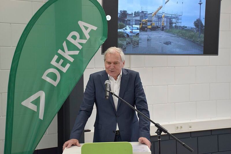 Clemens Klinke, Vorstand Automotive bei Dekra SE, absolvierte einst selbst seine Grundausbildung in Altensteig-Wart. (Rosenow/»kfz-betrieb«)
