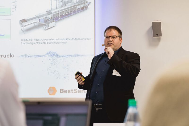 Bestsense CEO Sebastian Stich: Unser Lösungsansatz besteht darin, den Zustand des Schmierfilms kontinuierlich zu analysieren, um Verschleißerscheinungen frühzeitig zu erkennen. (Bild: Stefan Bausewein)