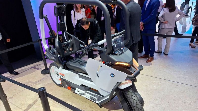 Ob er Serienchancen hat? Der Vision CE kann dank seiner Sensoren von allein stehen. (Bild: Rudolf Huber/SP-X)