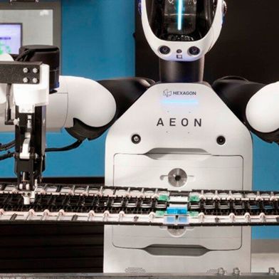 Hexagon, der Schweizer Experte für humanoide Robotersysteme, wie dem Aeon hier, hat ein Know-how, dass nun auch Schaeffler im Rahmen einer Kooperation nutzen will. Lesen Sie hier, um was es dabei genauer geht ... (Bild: Hexagon Robotics)