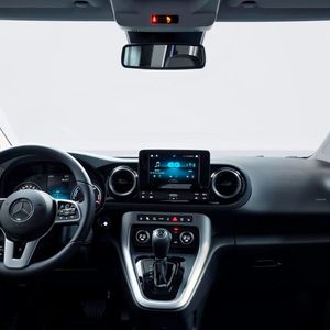 Das Interieur des EQT kennt man aus der T-Klasse.(Bild:  Mercedes)