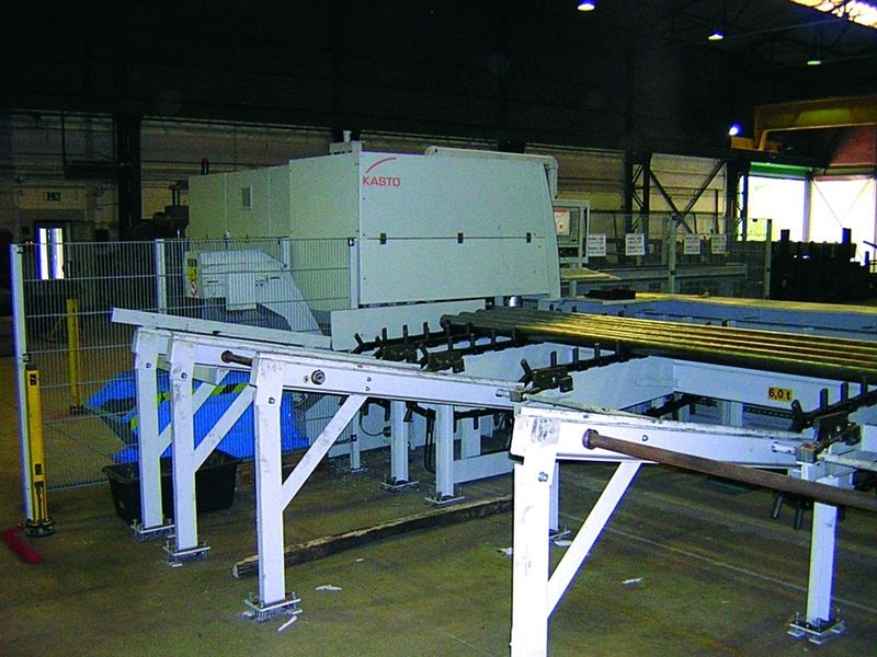 Bild 2: Das Vorlagermagazin dient der automatischen Beschickung der Kreissäge mit gleichen oder unterschiedlichen Materialstäben. (Archiv: Vogel Business Media)