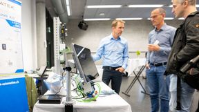 Begleitende Tischausstellung: Unternehmen haben hre Neuheiten, Innovationen und praxisnahe Lösungen für die Herausforderungen der Automatisierung und Digitalisierung in der Industrie präsentiert.  (Bild: Thomas Entzeroth)
