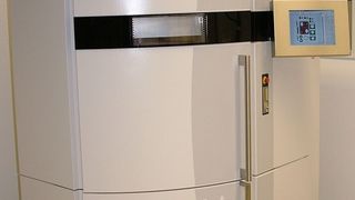 Nur noch 150000 Euro soll die Lasersinteranlage kosten, die EOS ab dem 29. November auf der Euromold vorstellen will. (Archiv: Vogel Business Media)