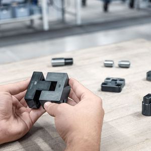 Meusburger offers small, compact and space-saving locks for the precise alignment of mould inserts. (Source:  Meusburger)