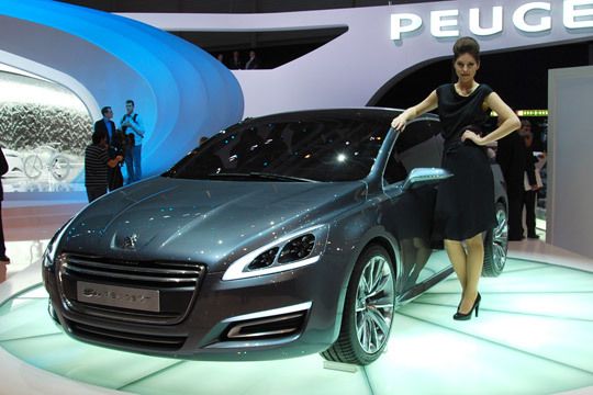5 by Peugeot heißt das Konzeptfahrzeug, das den künftigen 508 vorweg nimmt. (Archiv: Vogel Business Media)