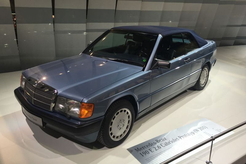 ... dieses 190 E 2.6 Cabrio Konzept ... (Foto: press-inform)