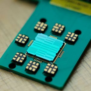 Die Investitionskosten für die Entwicklung der halbleiterbasierten MUTs sind für viele kleine und mittelständische Unternehmen zu hoch. Eine Allianz von drei Fraunhofer-Instituten will hier Abhilfe schaffen.