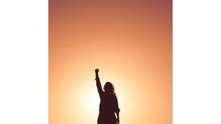 Menschen vermitteln durch ihr Auftreten und ihre Kommunikation echte Emotionen, das kann KI nicht. (Bild: frei lizenziert)