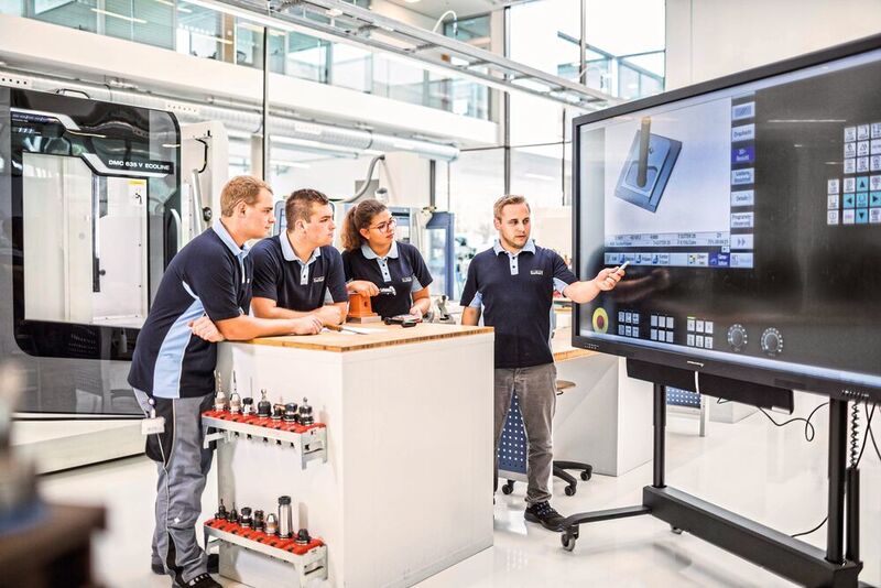 To ensure that ideas continue to flow in the future, the company operates the Bürkert Campus for the training and further education of more than 2,800 employees. (Bürkert)