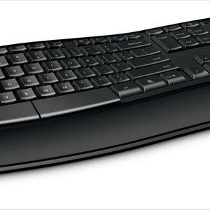 Für Geschäftskunden gedacht ist das „Sculpt Comfort“-Keyboard.
