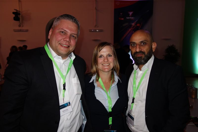 Stefan Rohne, Cyberport, mit Veronika Steinberger, Seagate, und Imad Kurdi, Kosatec. (Bild: IT-BUSINESS)