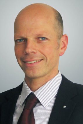 Einen Schritt aus der Holding heraus in die operative Verantwortung vollzieht Mario Pommer, der künftig die Betriebe in Neuwied un Höhr-Grenzhausen leiten wird. (Löhr & Becker)