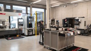 Als exklusive Vertriebspartnerin in der Schweiz befindet sich im Urma Experience Center das „Haas Factory Outlet Switzerland“. (Bild: Urma AG)