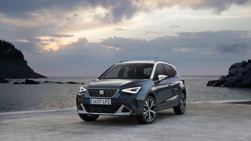 Offroad-Look beim Seat Arona: Das Facelift mit neu gestalteten Stoßfängern fällt bei diesem Modell besonders auf. (Bild: Auto-Medienportal.Net)