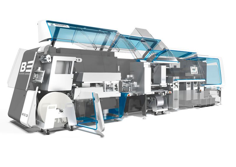 Auf der Interpack 2017 wird die neuartige Lösung vorgestellt. Im Bild die Maschine mit geöffneter Front. (Bild: Hecker)