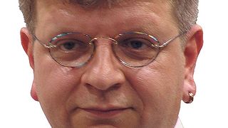 Dipl.-Ing. Jochen Engels, Entwicklungsleiter der W & F Werkzeugtechnik GmbH, Großbettlingen: „Wir können einen maximalen Rundlauf und Planlauf der Spindel von < 5 µm garantieren.“ (Archiv: Vogel Business Media)